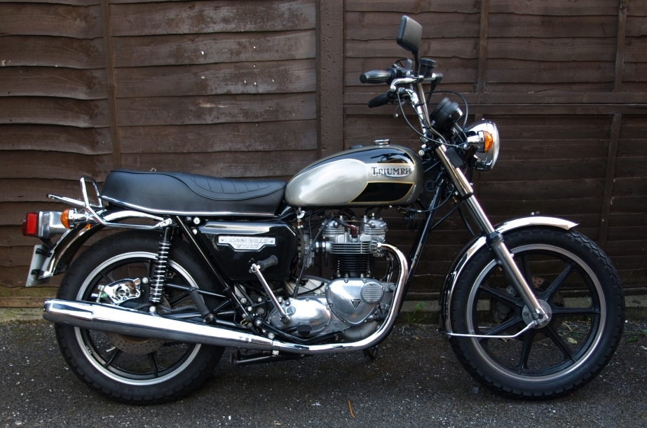Triumph Bonneville T40